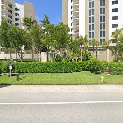 11125 Gulf Shore Dr #701, Naples, FL 34108