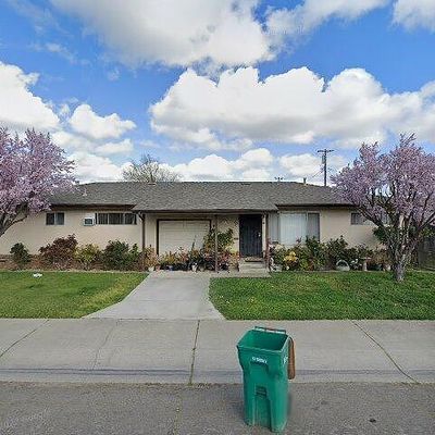 1141 Tamarack Dr, Lodi, CA 95240