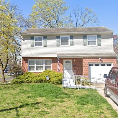 104 Laurelton Avenue, Maple Shade, NJ 08052