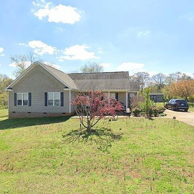 1047 Country Side Ln, Yadkinville, NC 27055