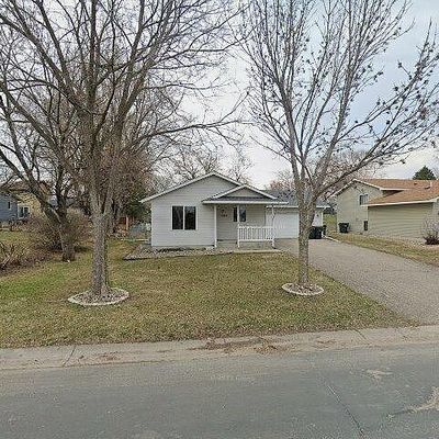 1063 8 Th Ave Nw, Hutchinson, MN 55350