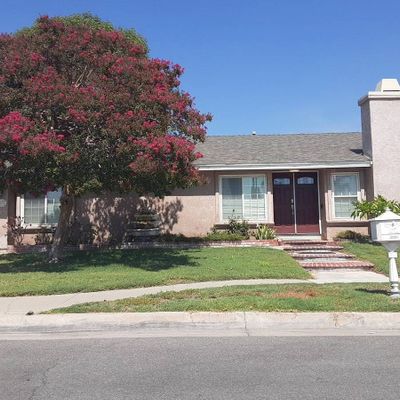 1066 W Buxton Dr, Rialto, CA 92377