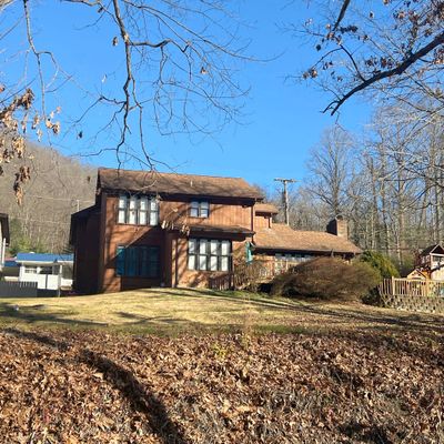 1279 Hanging Rock Hwy, Stollings, WV 25646