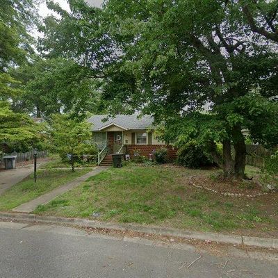 128 Lynnhaven Dr, Hampton, VA 23666