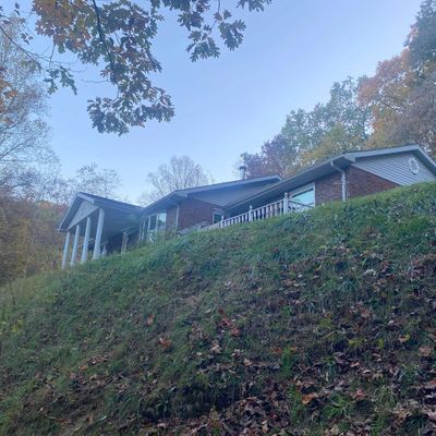 13 Mayfair Lane, Charleston, WV 25311