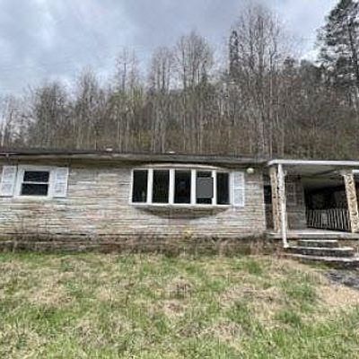 1325 Bearpen Creek, Clintwood, VA 24228