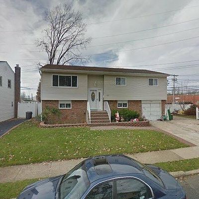 133 N 10 Th St, Lindenhurst, NY 11757