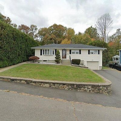 119 Starlet Ln, Waterbury, CT 06704