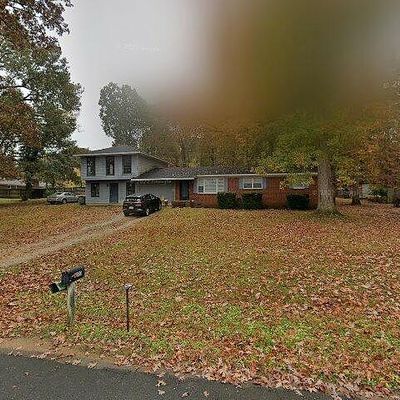 1200 Hazelwood Dr, Florence, AL 35633