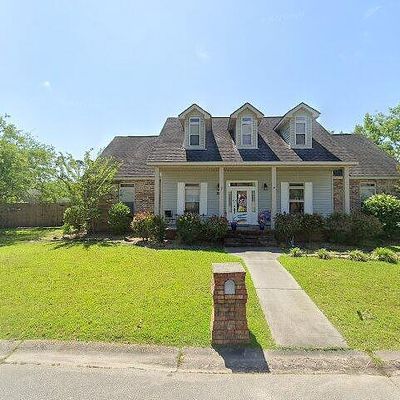 123 Seabrook Dr, Waveland, MS 39576