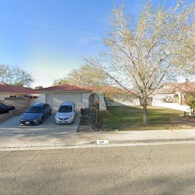 1237 Lincoln Ave, Lancaster, CA 93535