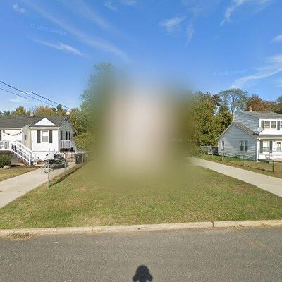 15 Willow St, Port Monmouth, NJ 07748