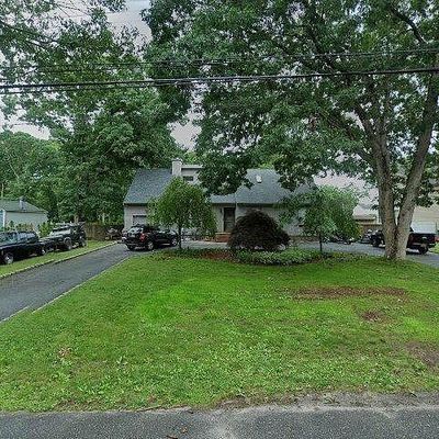 159 Oak Ave, Shirley, NY 11967