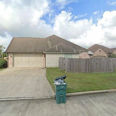 16 Cottage Grove Ct, Beaumont, TX 77713