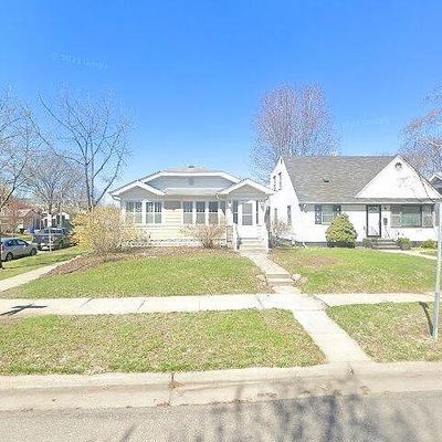 1441 Simpson St, Saint Paul, MN 55108