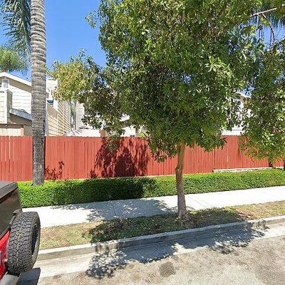 17729 Superior St, Northridge, CA 91325