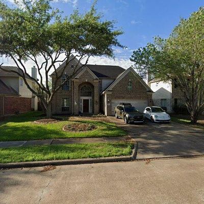 17827 Scenic Oaks Dr, Richmond, TX 77407