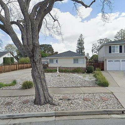 1811 Maddux Dr, Redwood City, CA 94061