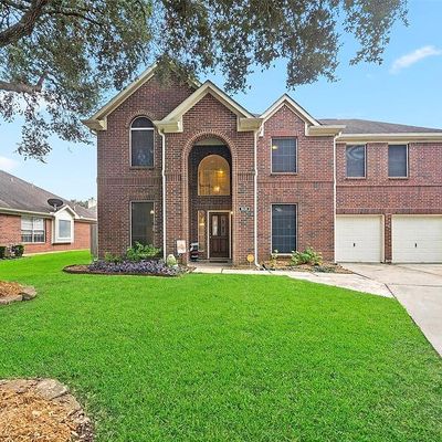 1908 Oak Hollow Dr E, Pearland, TX 77581