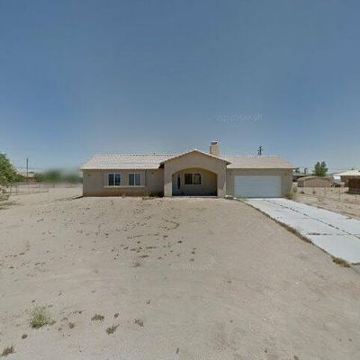 21042 Wigwam St, Apple Valley, CA 92307