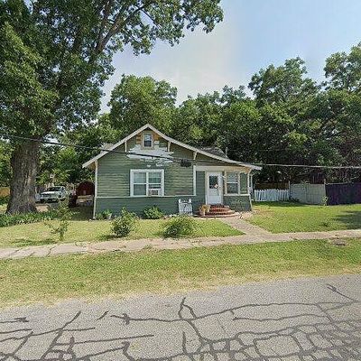 215 E 11 Th St, Bonham, TX 75418