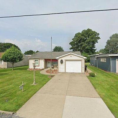 215 Mahony Ave, Ellwood City, PA 16117