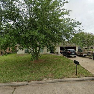 2202 Autumn Oak Ln, Orange, TX 77632