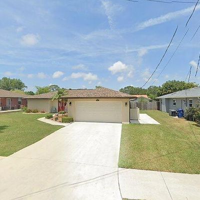 2205 Pinehurst St, Sarasota, FL 34231