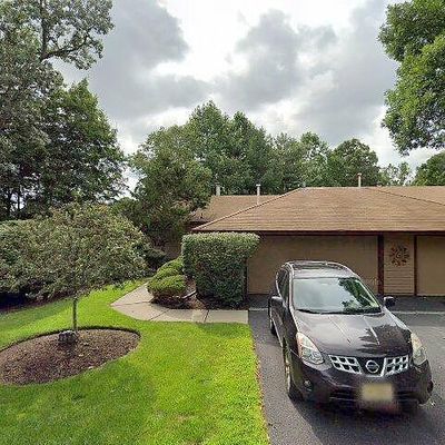 222 Mountain View Dr, Mahwah, NJ 07430