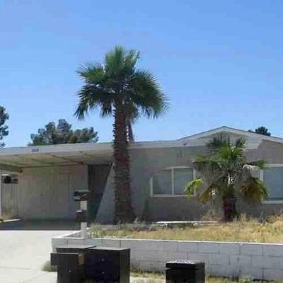 2008 Sequoia Dr, Barstow, CA 92311