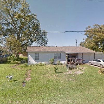 204 S Market St, Brazoria, TX 77422