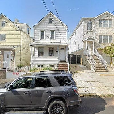 27 Geneva St, Elizabethport, NJ 07206