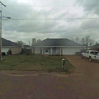 2278 Meagan Dr, Byram, MS 39272