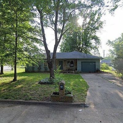 2403 S Orchard Ave, Bolivar, MO 65613