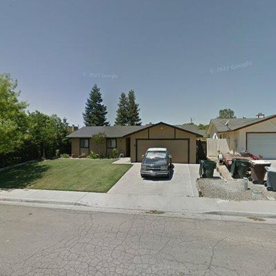 300 Armona Ave, Avenal, CA 93204