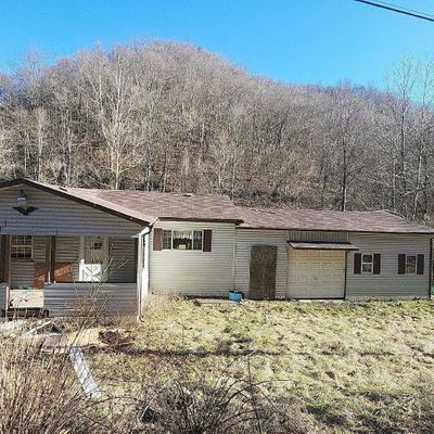 3045 Fields Creek Rd, Winifrede, WV 25214