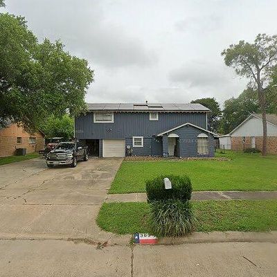 309 Balsam St, Lake Jackson, TX 77566