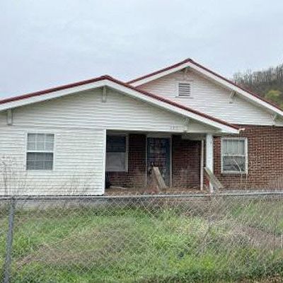 309 Green St, Loyall, KY 40854