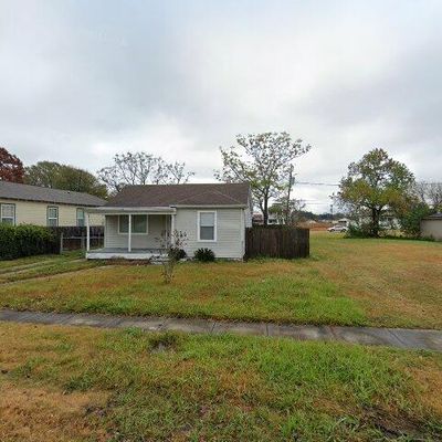 31 Gibbs Dr, Chalmette, LA 70043