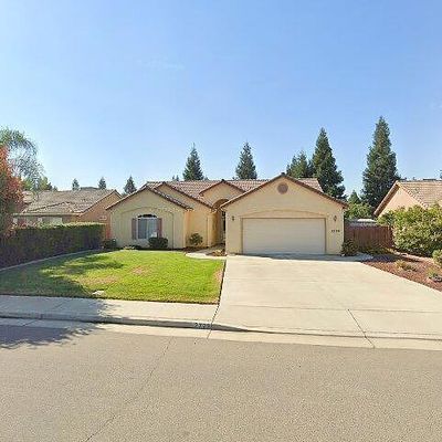 2729 W Oakridge Ave, Visalia, CA 93291