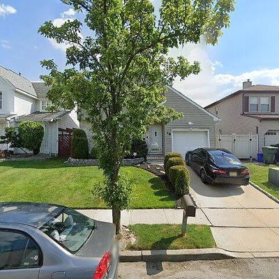 28 Senna Dr, Parlin, NJ 08859