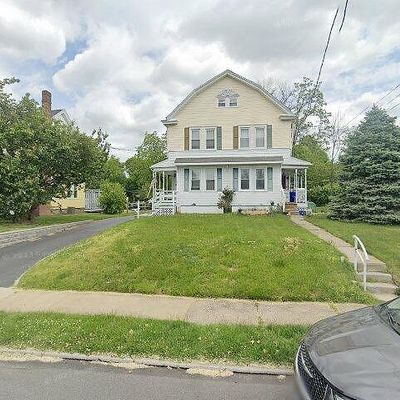 28 W Lehman Ave, Hatboro, PA 19040