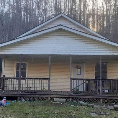 2890 Big Pigeon Rd, Pigeon, WV 25164