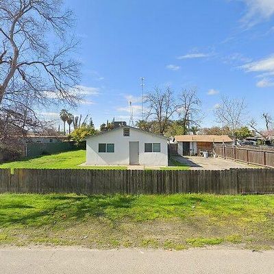 36597 Church Dr, Traver, CA 93673