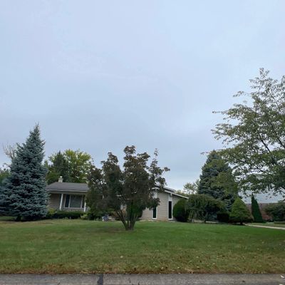 36634 Saxony Rd, Farmington, MI 48335