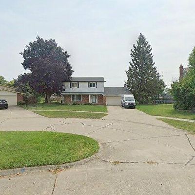 32201 Scone St, Livonia, MI 48154