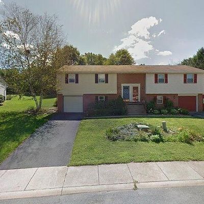 336 Edgehill Dr, Akron, PA 17501