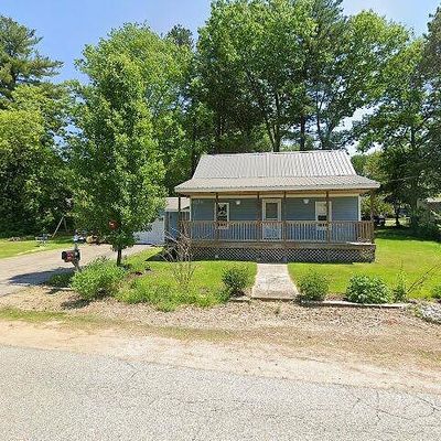 34 Harding St, Rochester, NH 03867