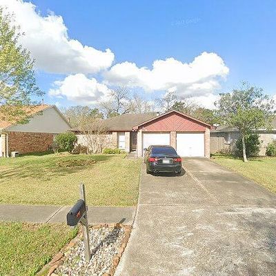 419 Capehill Dr, Webster, TX 77598