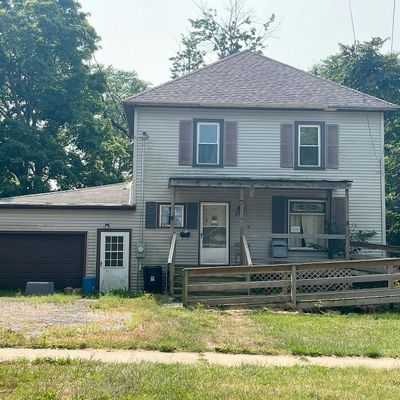 419 E Walnut St, Washburn, IL 61570